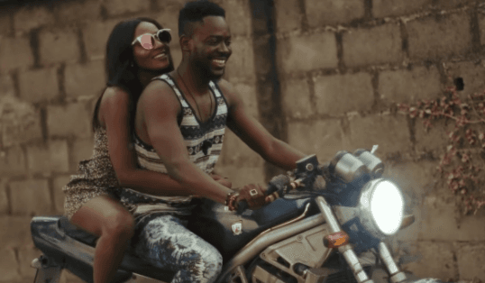 CELEB: Simi Why I featured only Adekunle Gold on my album